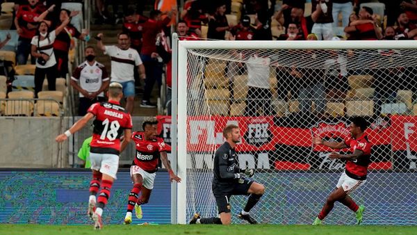 Flamengo saca ventaja ante Barcelona y sueña con nueva final