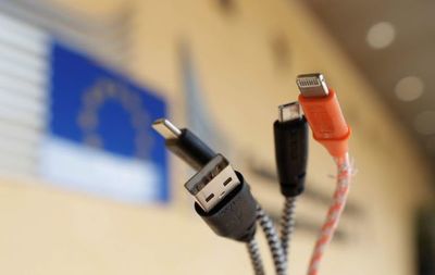Bruselas propone un único cargador universal para dispositivos electrónicos - Tecnología - ABC Color