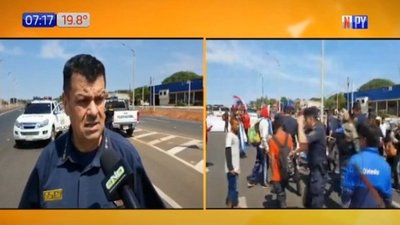 Policías y manifestantes se enfrentan en Caaguazú | Noticias Paraguay