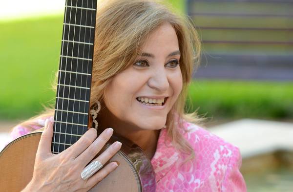Berta Rojas celebra un nuevo cumpleaños 'haciendo y enseñando música'