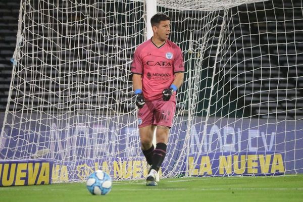 Juan Espínola clasificó a Godoy Cruz a 4tos de Copa Argentina - Fútbol Internacional - ABC Color