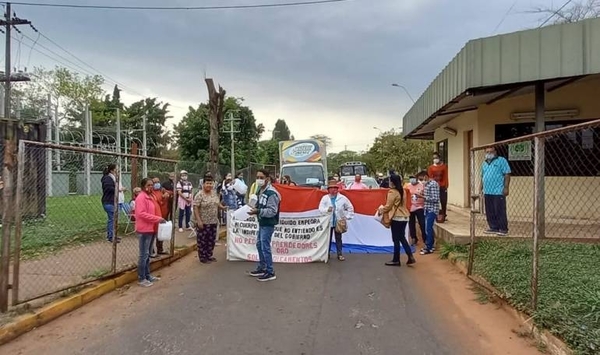 Diario HOY | Pacientes se manifiestan para exigir renovación de máquinas de diálisis del HNI