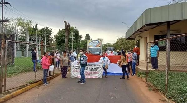 Pacientes se manifiestan para exigir renovación de máquinas de diálisis del HNI – Prensa 5