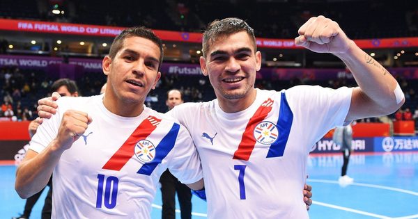 Paraguay va por Argentina, campeón vigente, por un lugar en cuartos