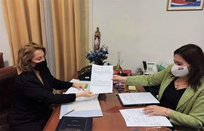 A horas de cerrarse la inscripción, esta mañana se suman otros tres candidatos a la Corte - Nacionales - ABC Color