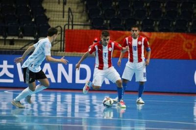 Paraguay comenzó bien, pero terminó goleada y eliminada