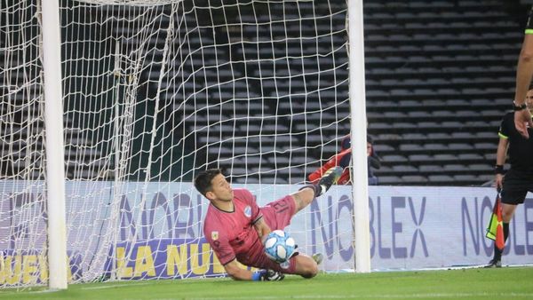 Juan Espínola podría cambiar de equipo en Argentina