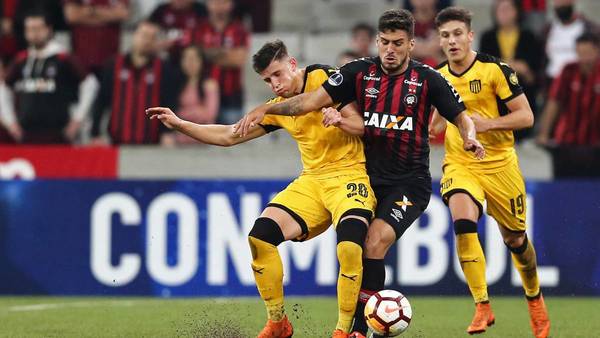 Peñarol y Paranaense se citan en el Campeón del Siglo