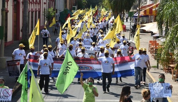 Gremios de educadores harán movilización masiva para exigir cumplimiento de reajuste salarial » San Lorenzo PY