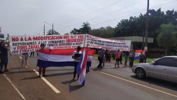 Manifestantes contra penas más duras por invasión de inmuebles cierran rutas en ocho departamentos - ADN Digital