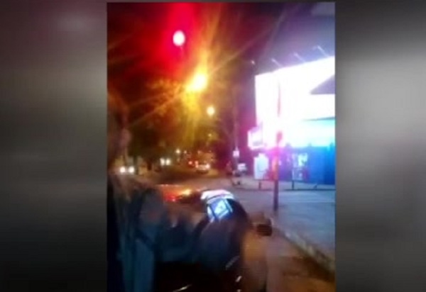 Violencia en la calle: Conductor atacó a motociclista - SNT