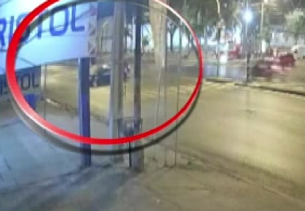Mariano Roque Alonso: Cruzó semáforo en rojo y ocasionó accidente - SNT