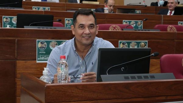 Arévalo habla de complicidad entre asesora y Fernández