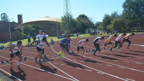 Encarnación vibra con atletismo juvenil