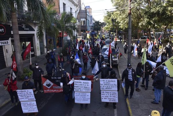 MEC invita a desistir de huelga, pero no plantea una solución - Nacionales - ABC Color