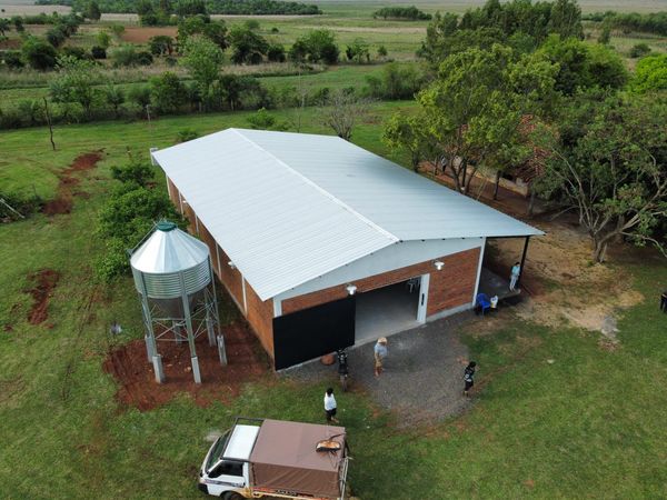 Gobierno inaugura fábrica de balanceados en asentamiento campesino de Misiones - .::Agencia IP::.