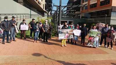 Caso Raquelita: Más de 30 gremios de diferentes rubros apoyan fallo contra médicas - La Clave