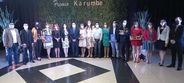 ENTREGA DE PREMIOS KARUMBE EN ENCARNACIÓN.