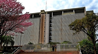 Incrementan la tasa de interés de política monetaria a 1,5 % anual, con el objetivo de frenar la inflación