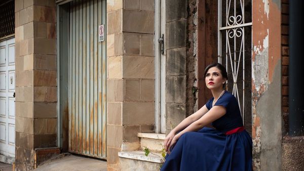 Daisy Lombardo lanza su disco de tango "Canción de esquina"