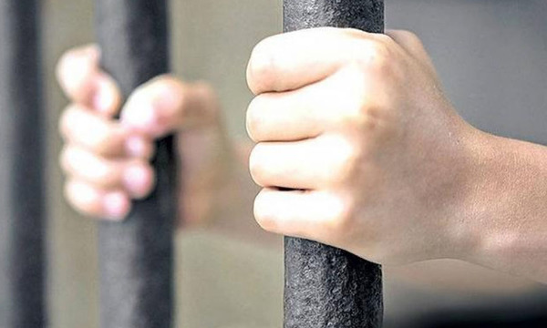 Detienen a una adolescente hurtando objetos en Coronel Oviedo - OviedoPress