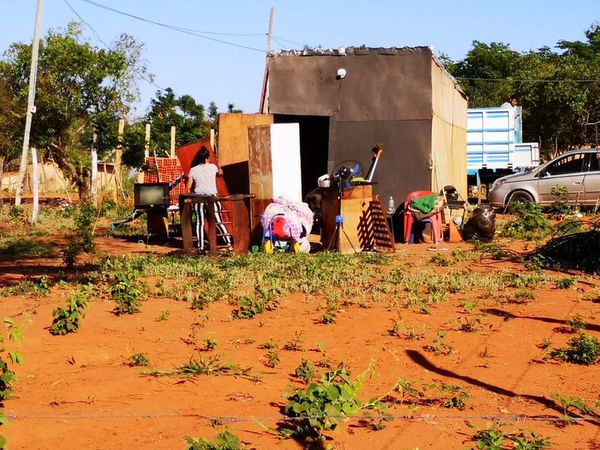 Invaden tierras en Maramburé y gente lamenta haber caído en engaños - Nacionales - ABC Color