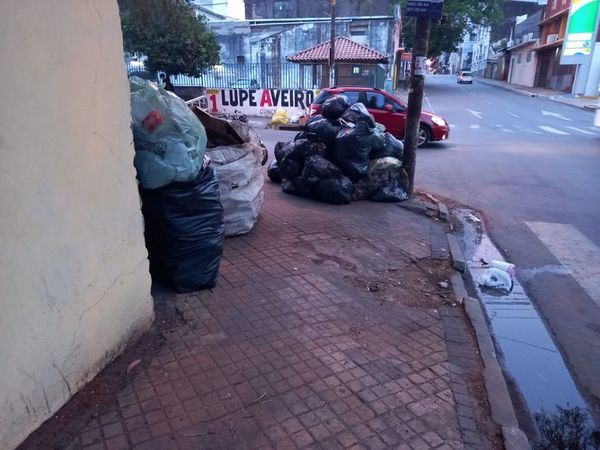 Bolsas de basura en pleno centro de Asunción - Nacionales - ABC Color