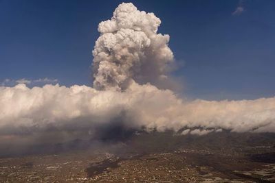 Por efecto del volcán, suspenden vuelos en Canarias - Mundo - ABC Color