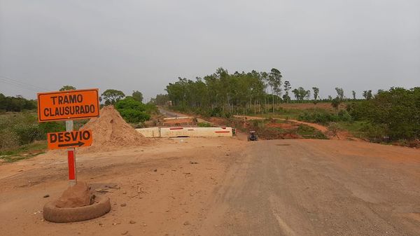 Puente donde murieron tres personas sigue sin ser reparado en Tacuatí - Nacionales - ABC Color