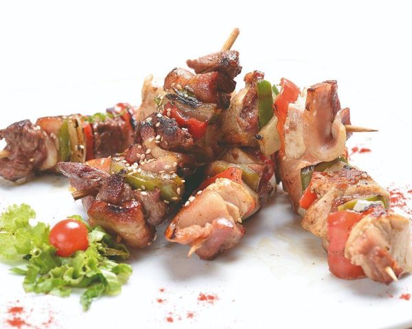 De lo más simple: brochetas mixtas para no dejar fuera ningún sabor - Gastronomía - ABC Color