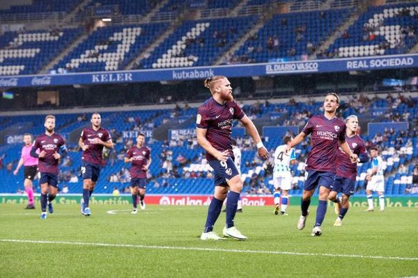 Isidro Pitta celebra su primer doblete con Huesca