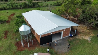 Gobierno inaugura fábrica de balanceados en asentamiento campesino de Misiones