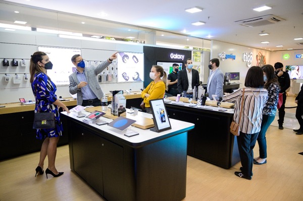 Samsung inaugura un espacio exclusivo en el edificio Tigo