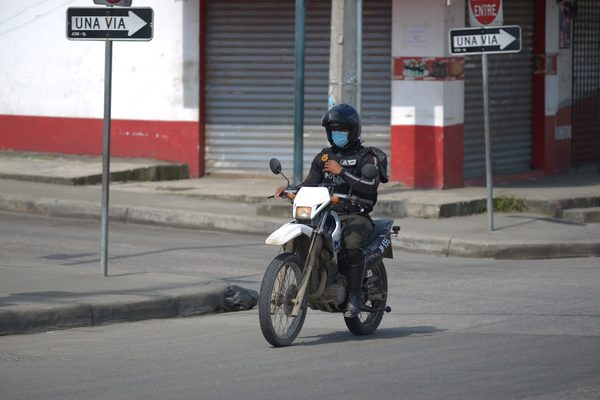 La Policía realiza más de 300 operativos diarios en Guayas, dice su gobernador - MarketData