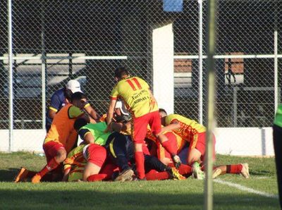 Martín Ledesma acaricia el subcampeonato de la Primera B - Fútbol de Ascenso de Paraguay - ABC Color