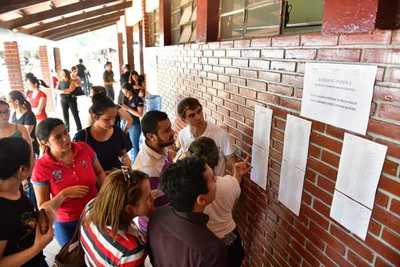 Para mañana se prevé la primera jornada del examen del PSE de Itaipu para cubrir vacancias laborales - ADN Digital