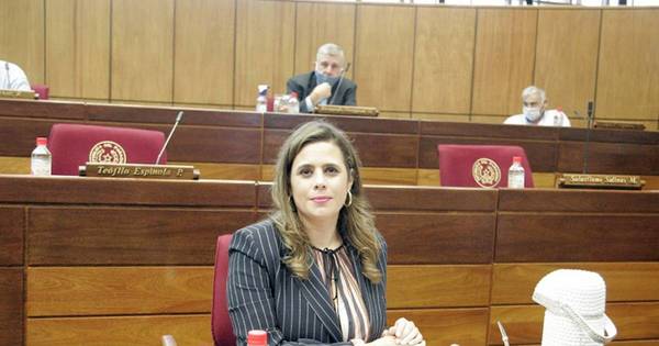 La Nación / Diputada Kattya González busca amordazar a la prensa crítica