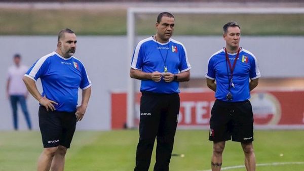 Leonardo González dirigirá a Venezuela tres partidos más