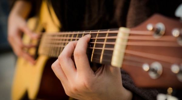 Fracasa proyecto que obliga a medios a reproducir música nacional