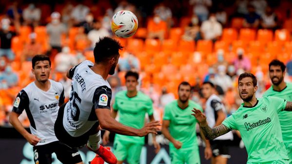 Valencia de Omar Alderete rescata un punto