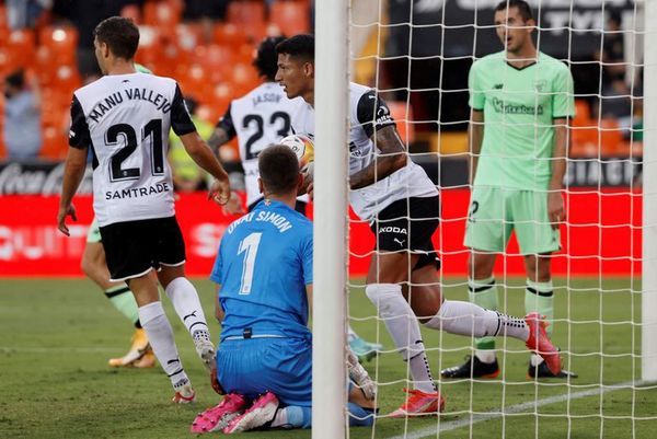 Valencia, con Alderete de titular, rescata un punto con diez en la prolongación - Fútbol Internacional - ABC Color