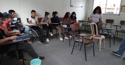 La Nación / Capacitan a adolescentes sobre sus derechos y responsabilidades