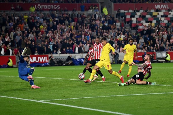 El City gana al Chelsea y Liverpool es nuevo líder pese a empatar