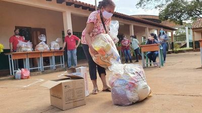 120 MIL ALUMNOS RECIBEN KITS DE ALIMENTOS EN ALTO PARANÁ