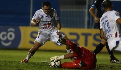 Nacional queda frustrado ante un duro y práctico '12'