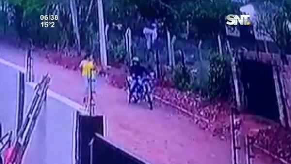 Asalto de 'motochorros' fue captado en video - SNT