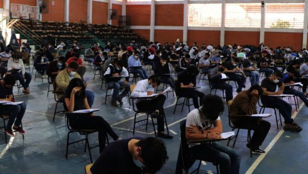 Compiten unos 6.350 jóvenes por 179 vacancias en Itaipú