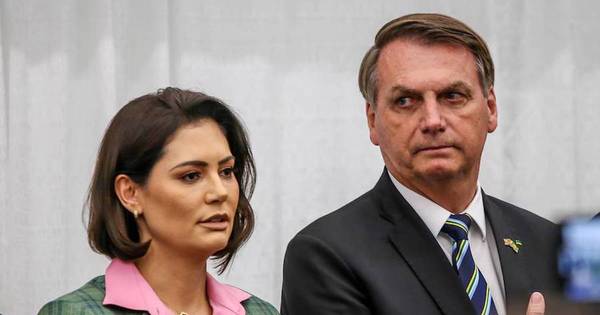 La Nación / Esposa de Bolsonaro se vacunó en los EEUU