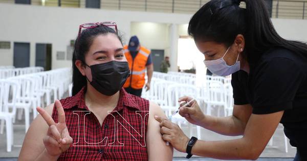 La Nación / Desde mañana aplicarán nuevamente primeras dosis de vacunas anti-COVID