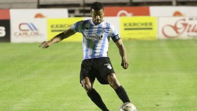 Guaireña recibe a un herido copero